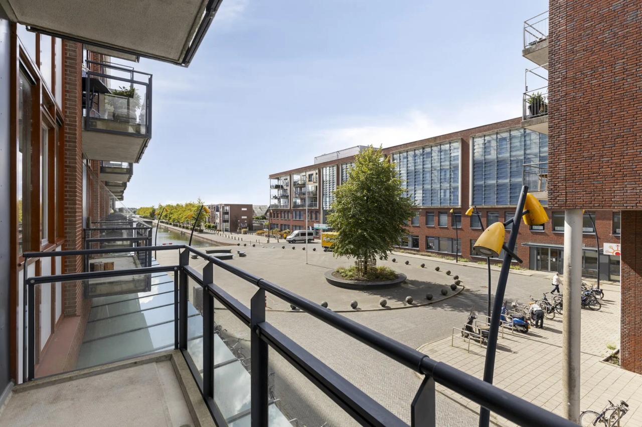 96 m² Apartment with Balcony & Parking - Image 19