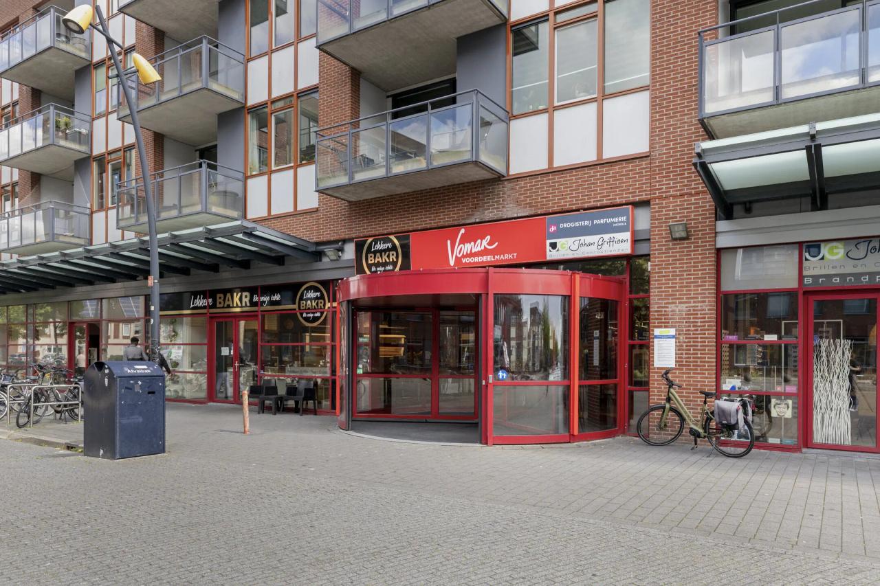 96 m² Apartment with Balcony & Parking - Image 23