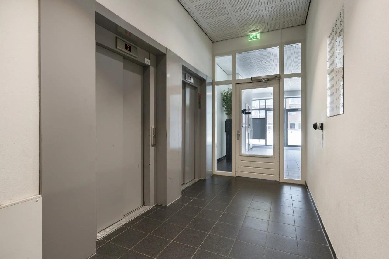 96 m² Apartment with Balcony & Parking - Image 25