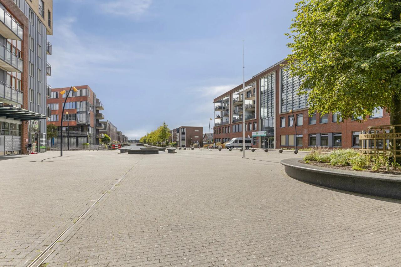 96 m² Apartment with Balcony & Parking - Image 27