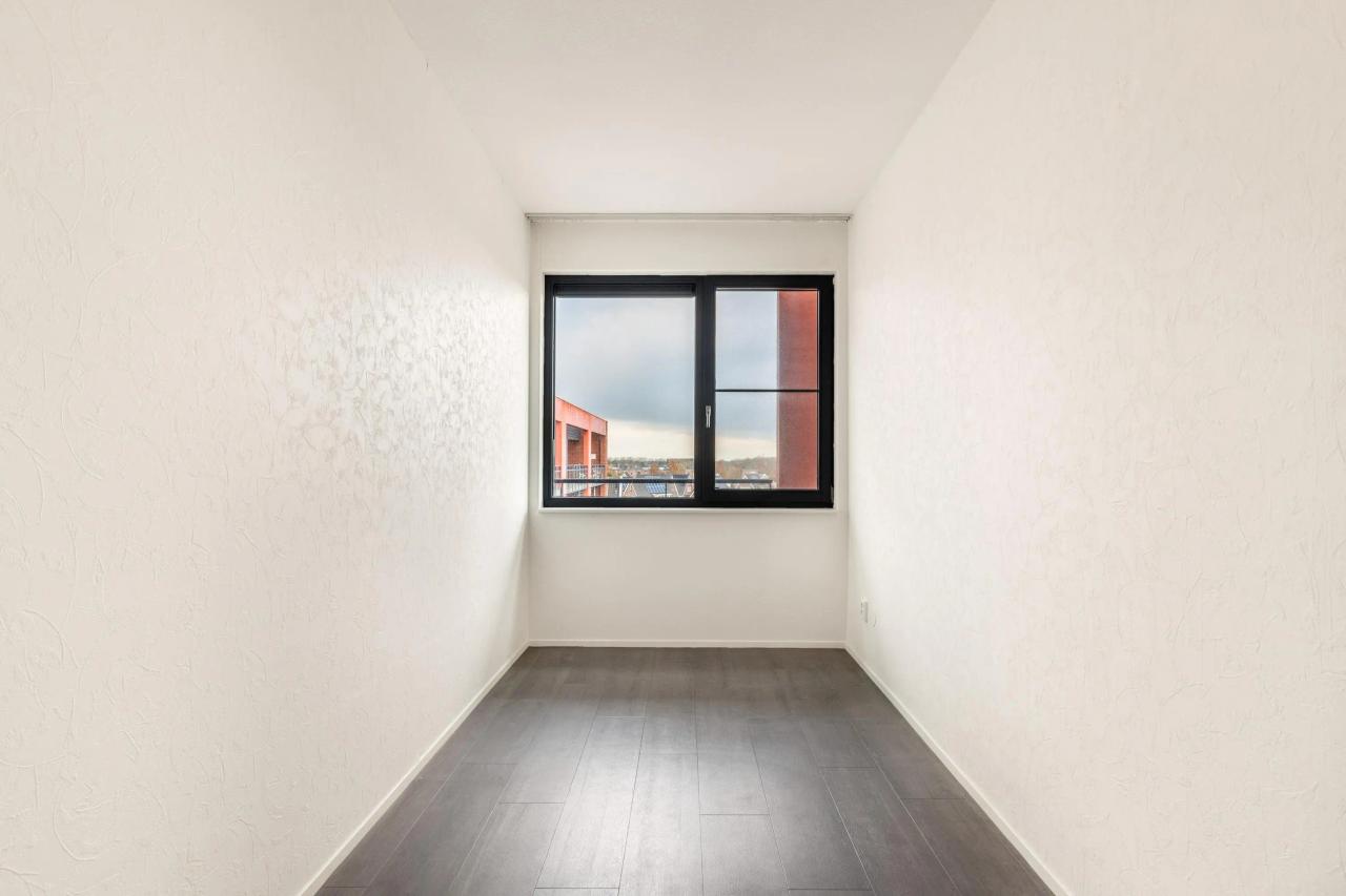 92 m² Apartment with Balcony & Parking - Image 17