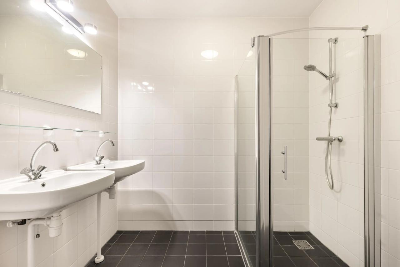 92 m² Apartment with Balcony & Parking - Image 20