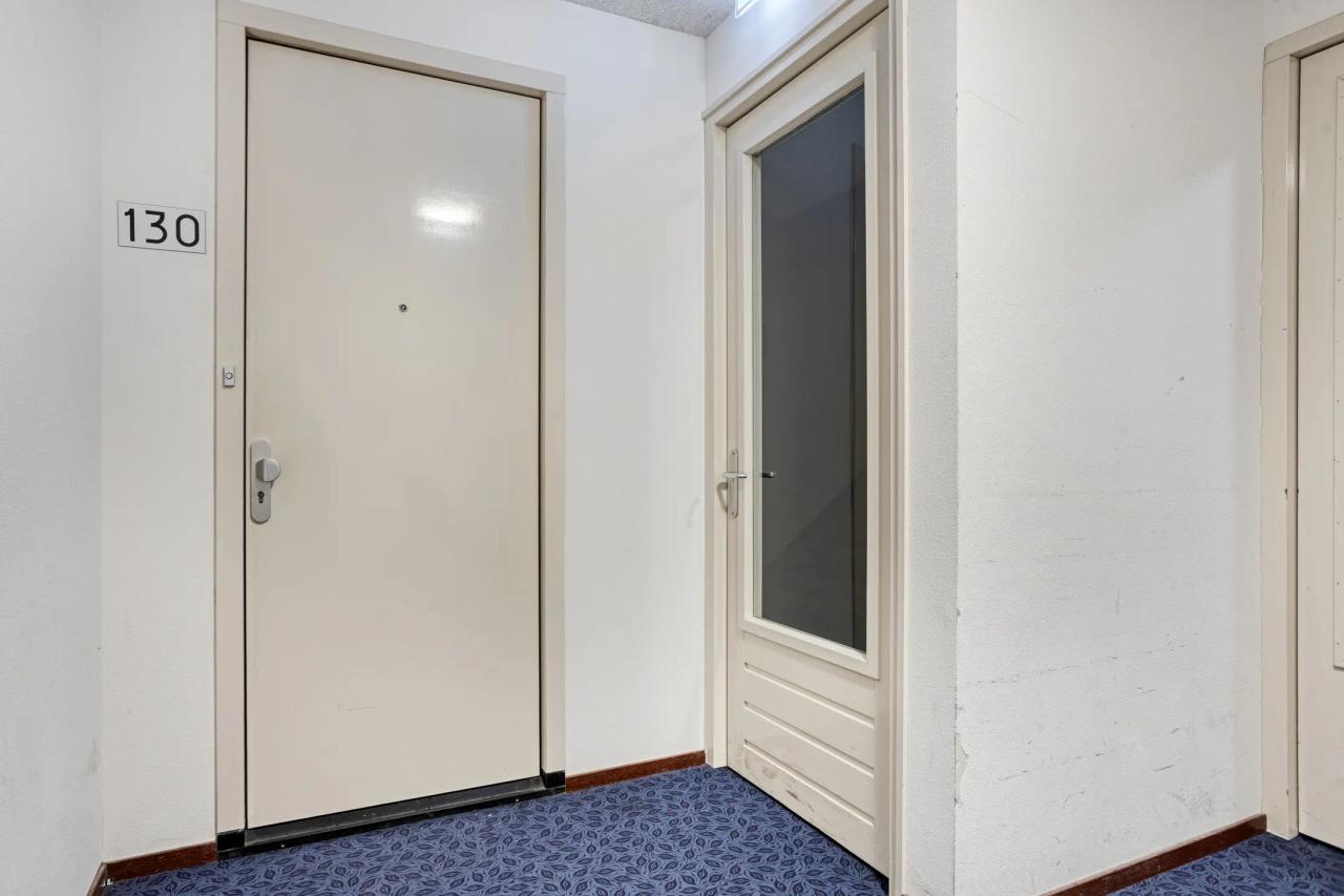 Unobstructed views, loggia and parking space - Image 22