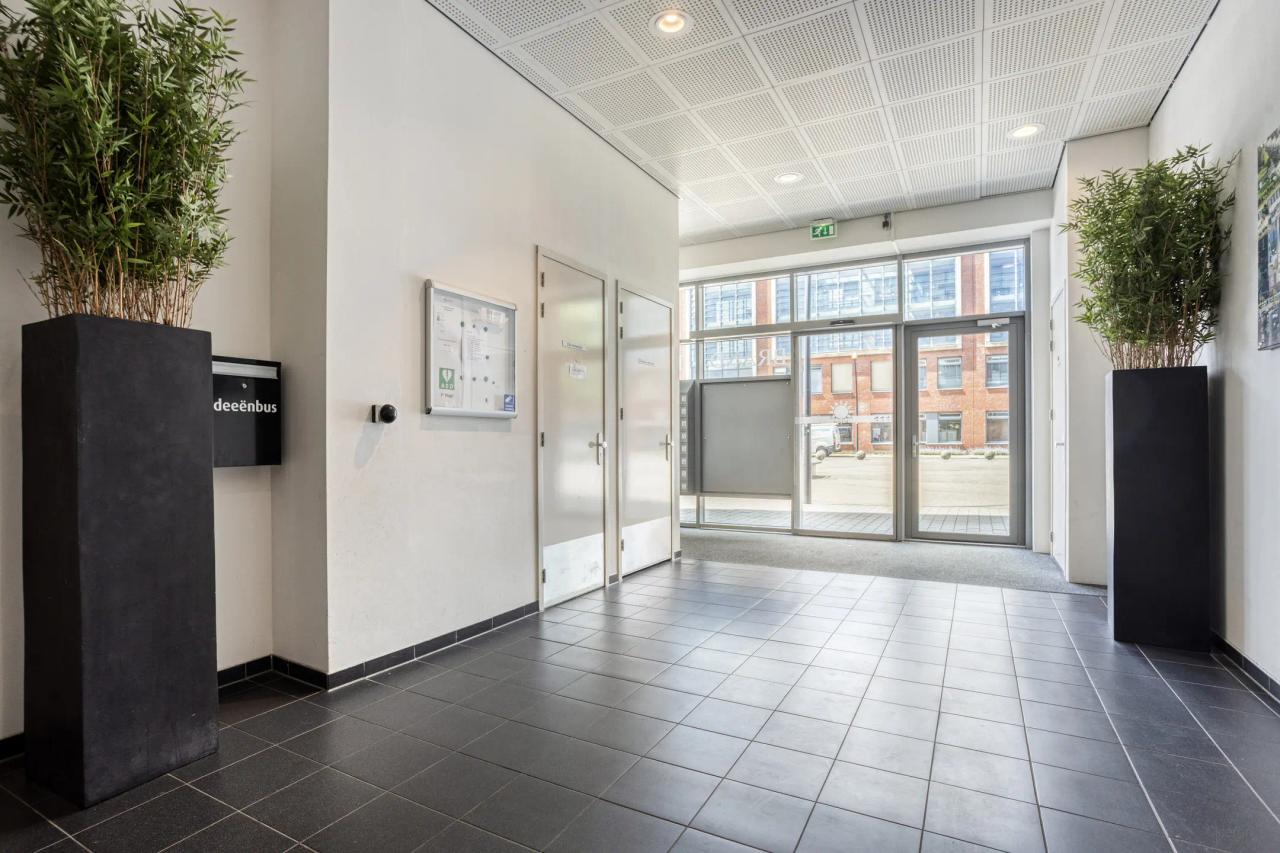 Unobstructed views, loggia and parking space - Image 24