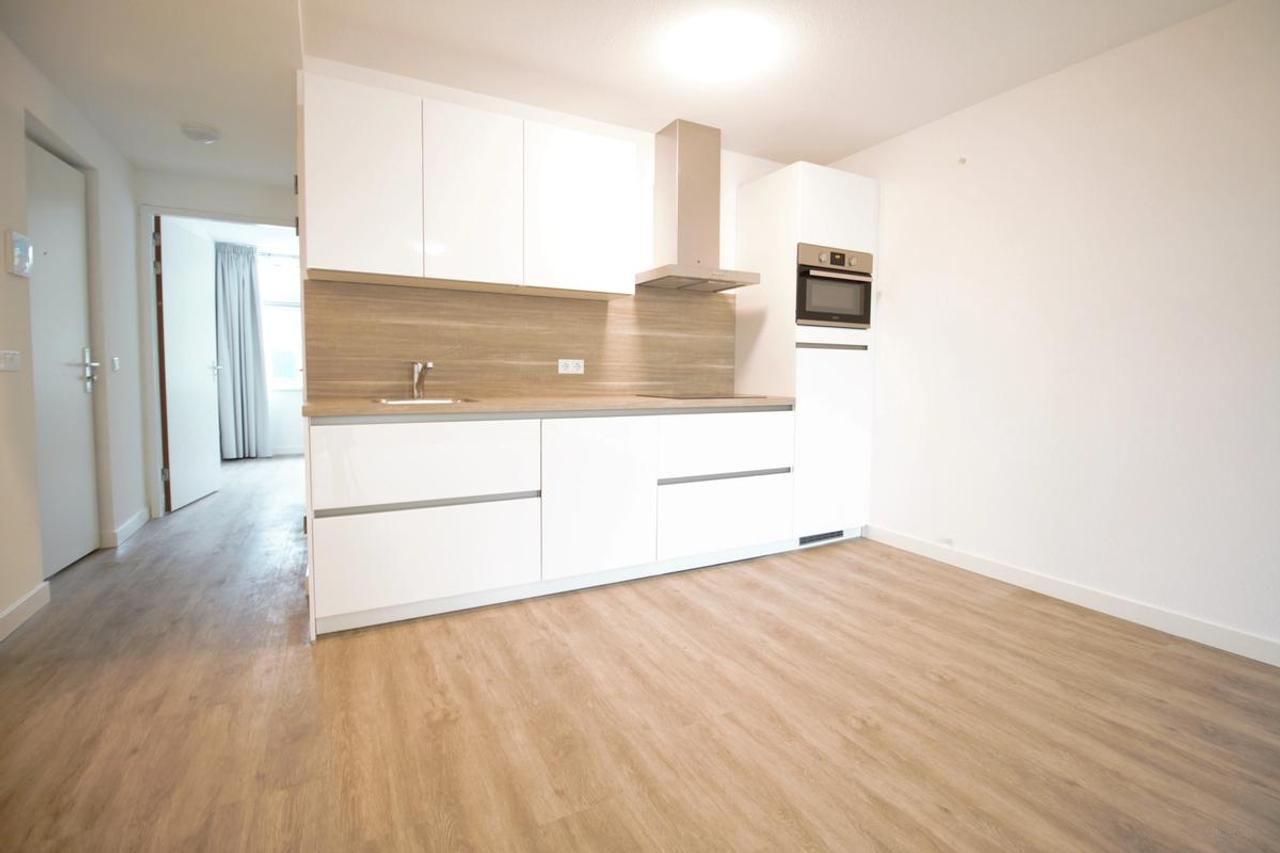 Appartement met privétuin in Zeeheldenbuurt - Afbeelding 1