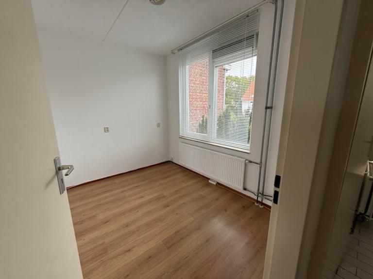 Direct beschikbaar: huis met 4 slaapkamers - Afbeelding 7