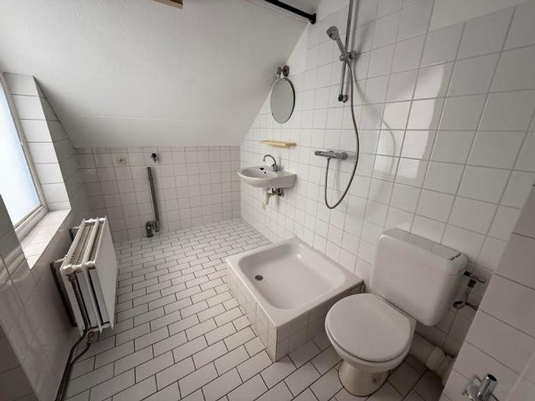 Direct beschikbaar: huis met 4 slaapkamers - Afbeelding 8