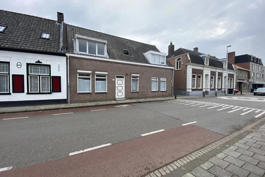 Furnished Home with Garden in Eindhoven - Image 1
