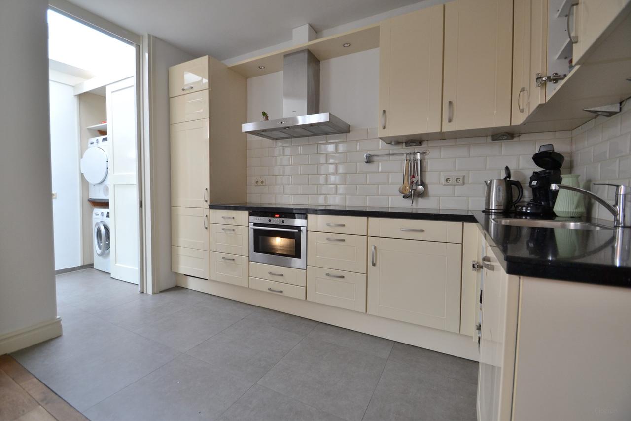 Spacious garden and four bedrooms in Katwijk - Image 6