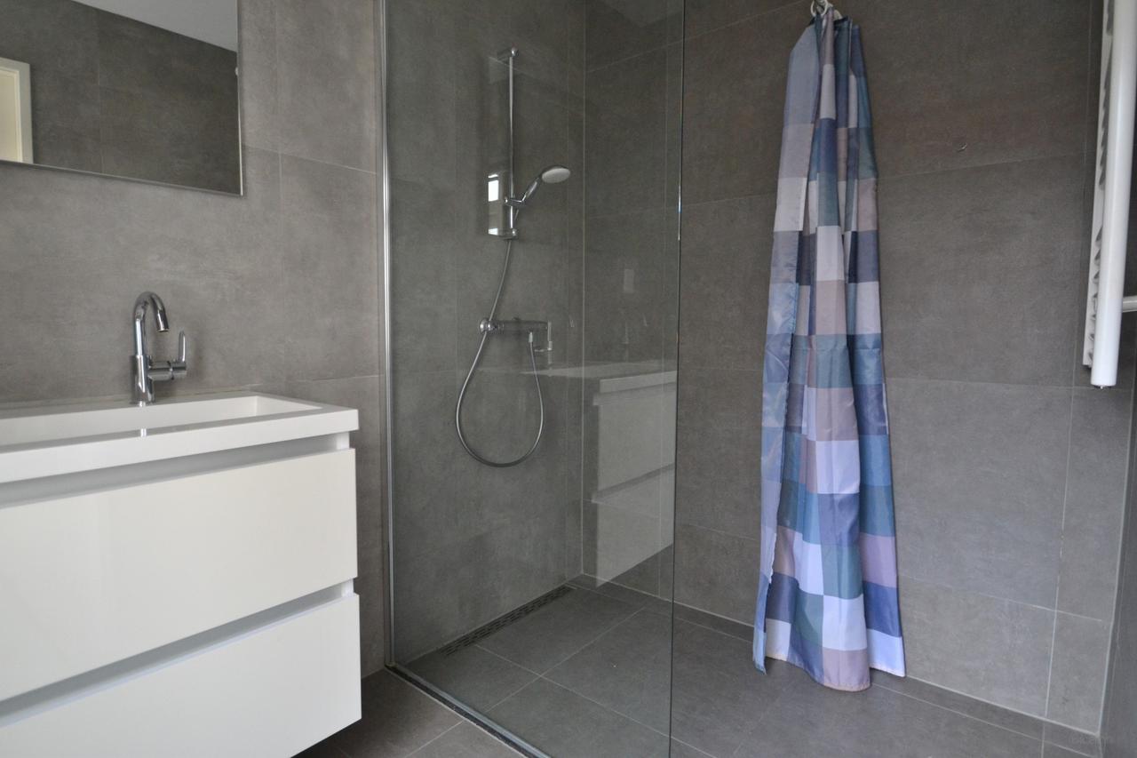 Spacious garden and four bedrooms in Katwijk - Image 10