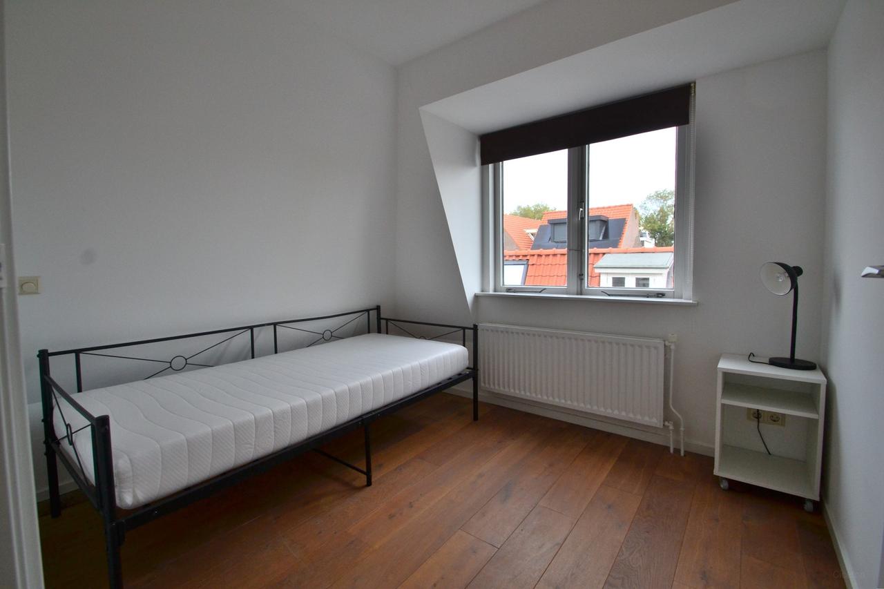 Spacious garden and four bedrooms in Katwijk - Image 13