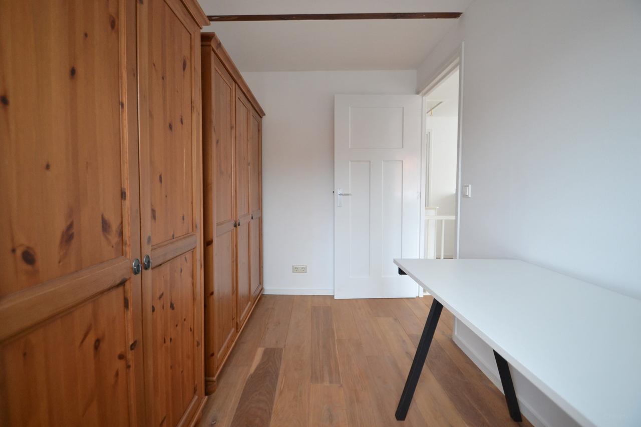 Spacious garden and four bedrooms in Katwijk - Image 14