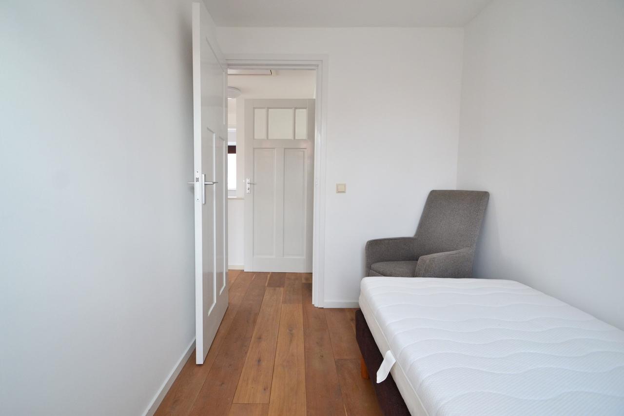 Spacious garden and four bedrooms in Katwijk - Image 16