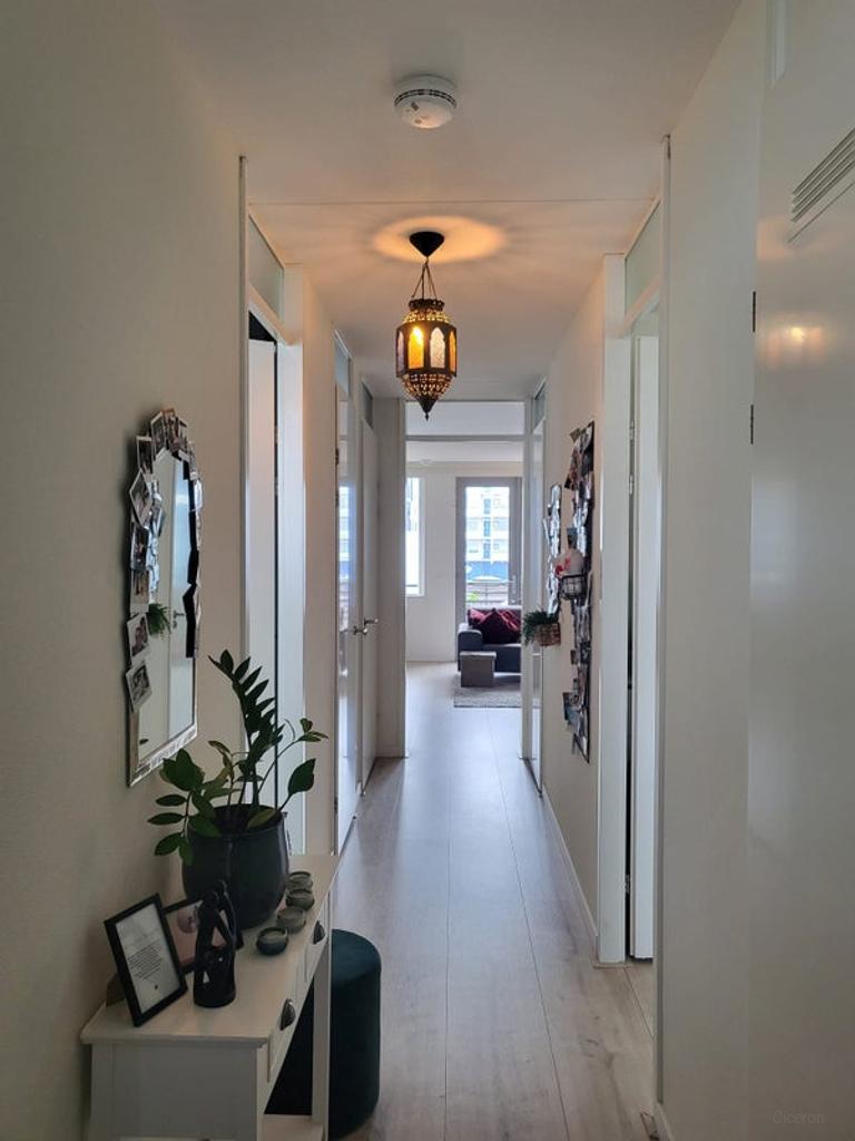 Furnished 2-bedroom apartment with balcony - Image 3