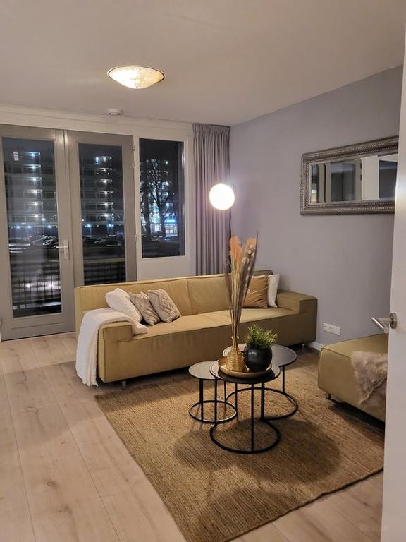 Furnished 2-bedroom apartment with balcony - Image 4