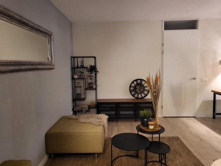Furnished 2-bedroom apartment with balcony - Image 5