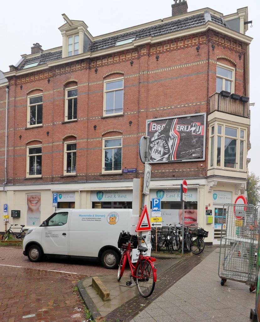 90 m² apartment with balcony in Oost - Image 1