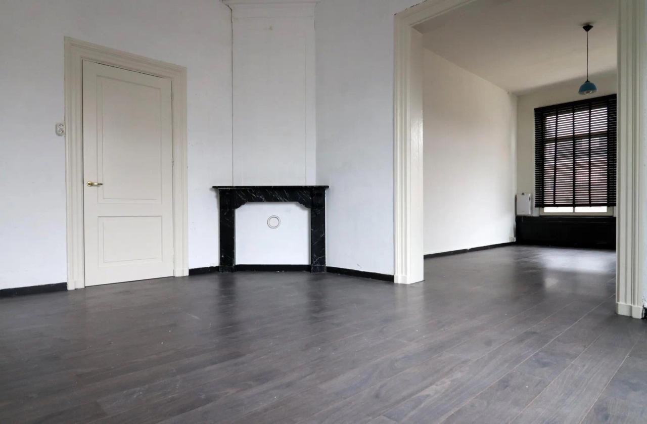90 m² apartment with balcony in Oost - Image 2