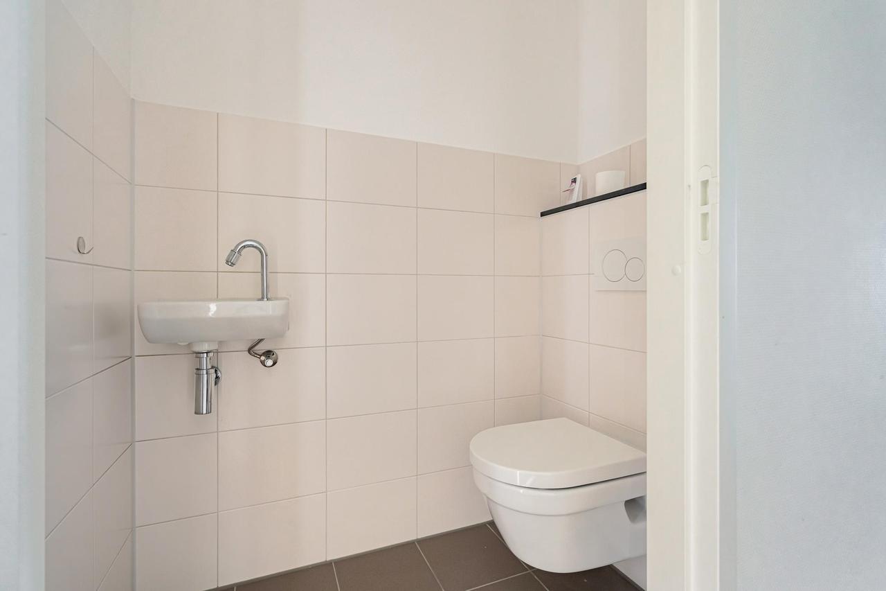 2-slaapkamerappartement met balkon in Oostenburg - Afbeelding 21