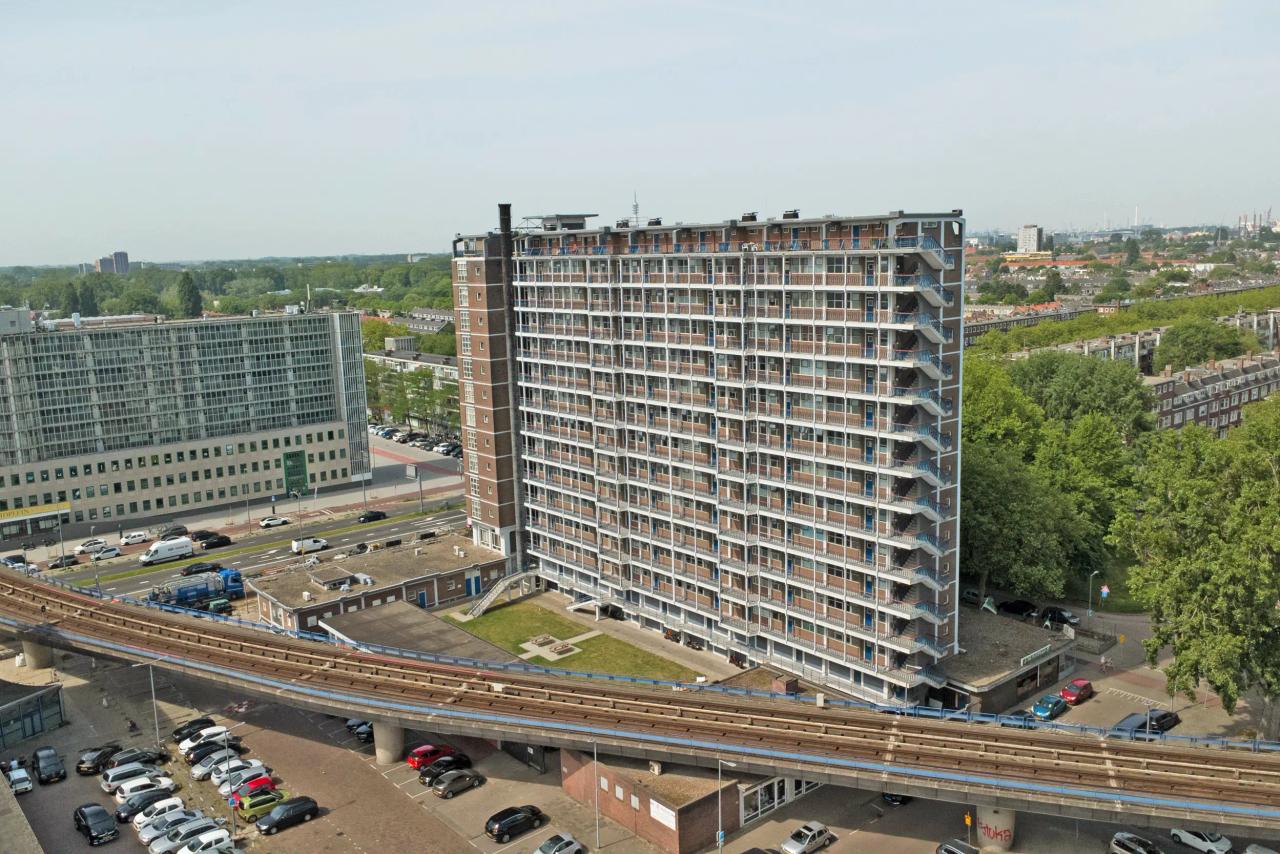 Available now: 3-room apartment near Zuidplein - Image 2