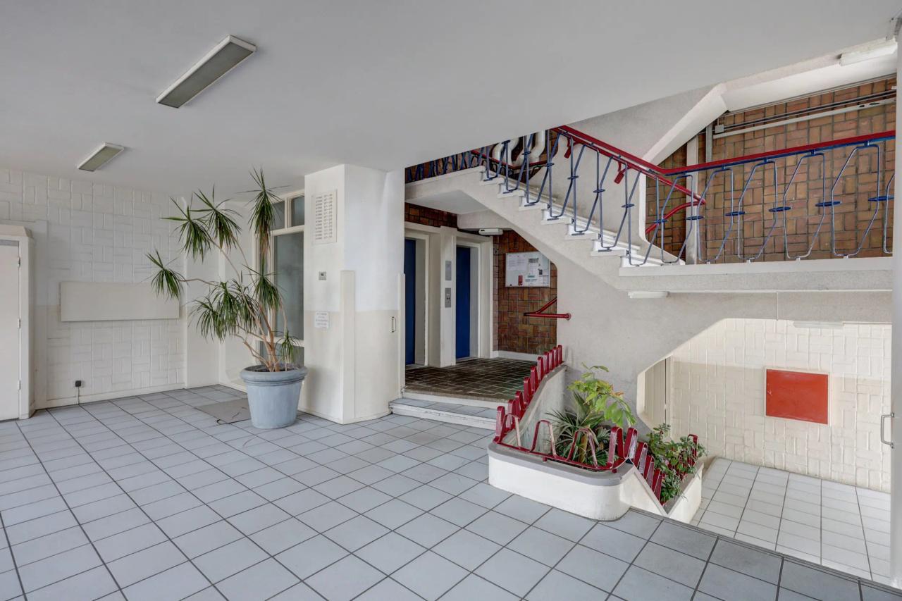 Available now: 3-room apartment near Zuidplein - Image 6