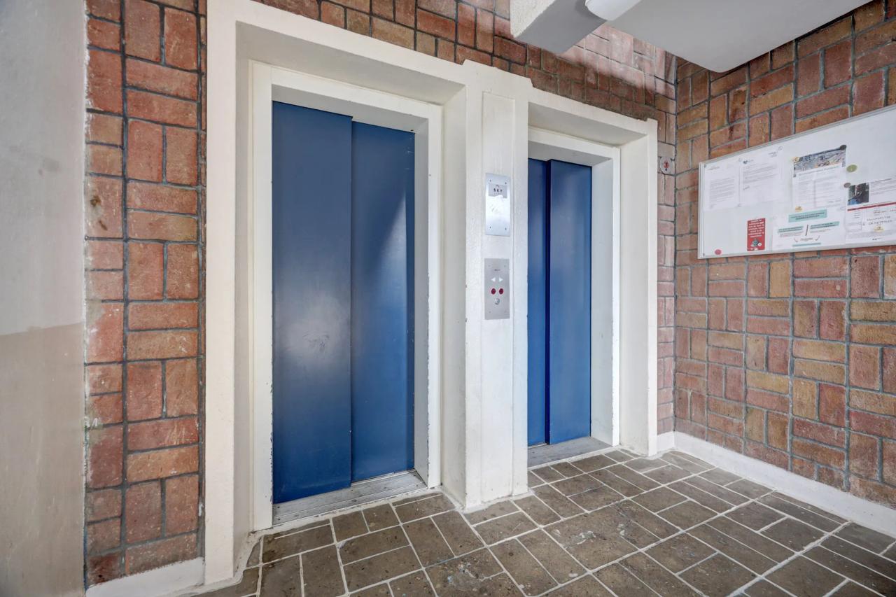 Available now: 3-room apartment near Zuidplein - Image 7
