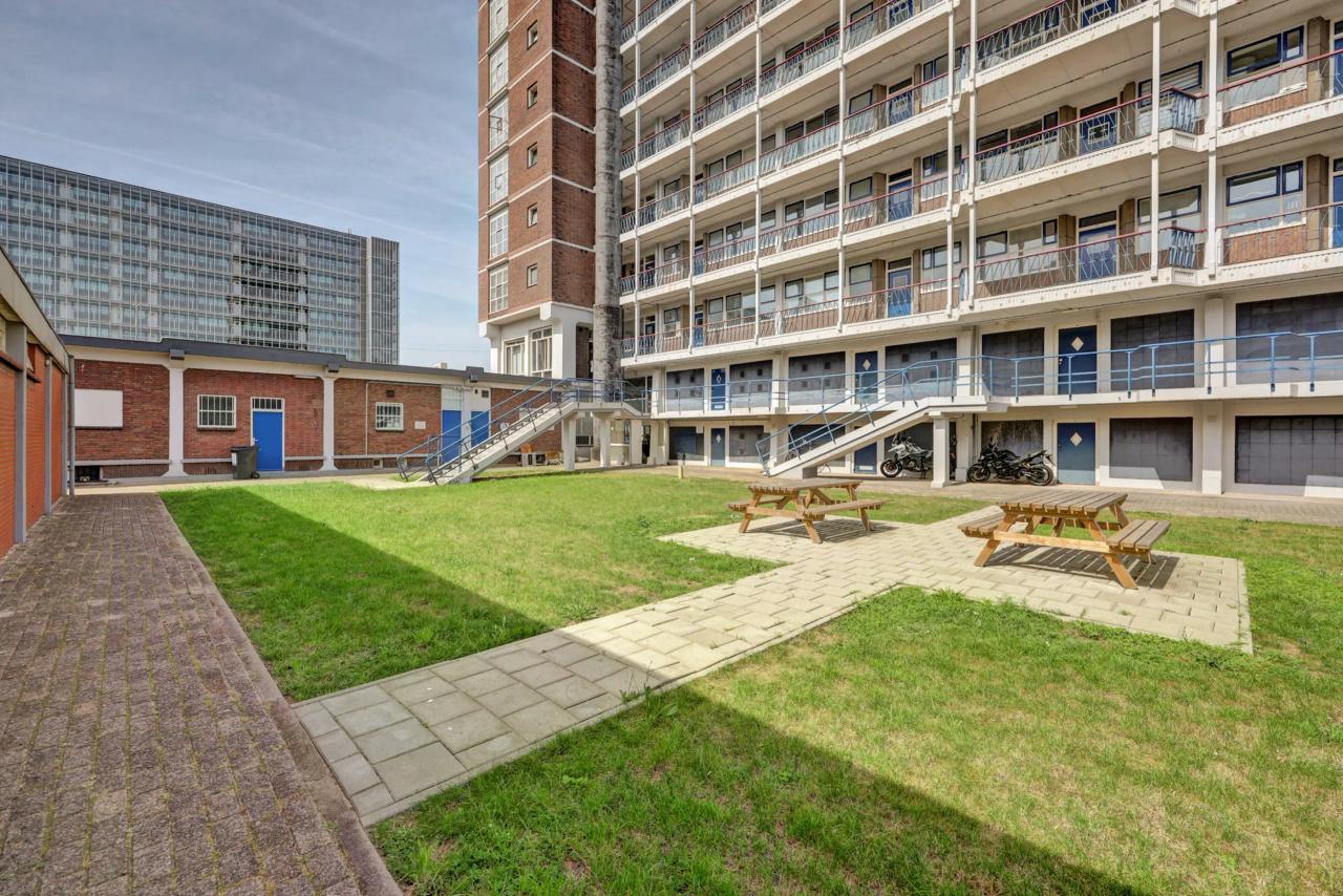 Available now: 3-room apartment near Zuidplein - Image 12