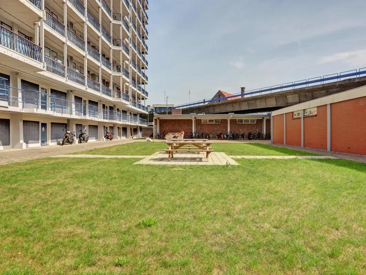 Available now: 3-room apartment near Zuidplein - Image 13