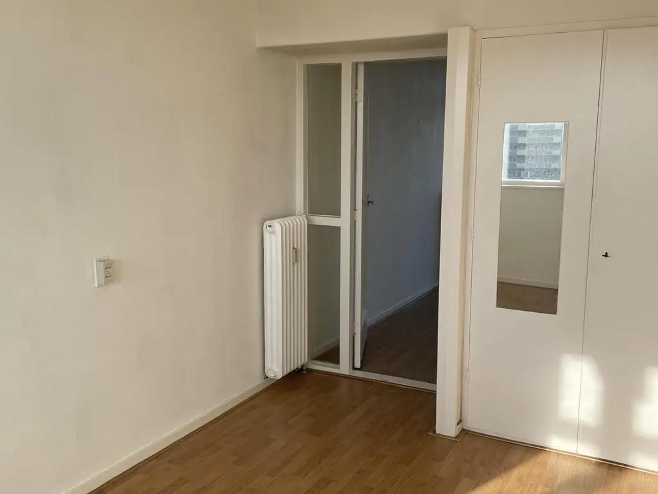 Available now: 3-room apartment near Zuidplein - Image 29