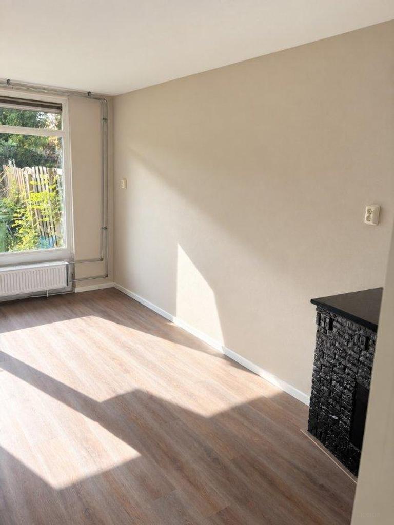 Apartment with 75 m² garden in Assen - Image 2