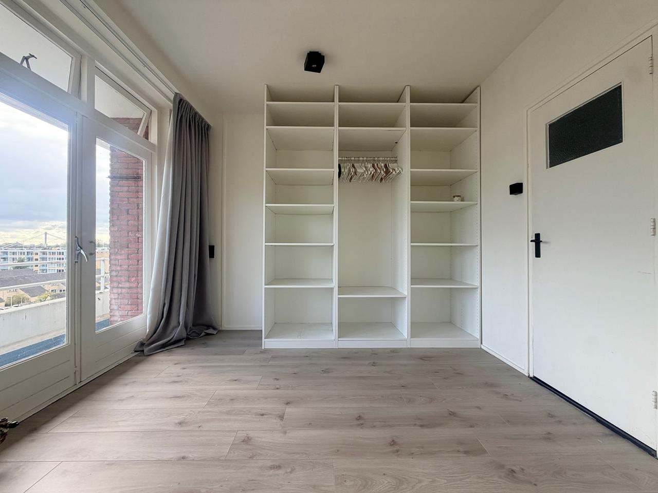 Four-room apartment with balcony in Utrecht - Image 16