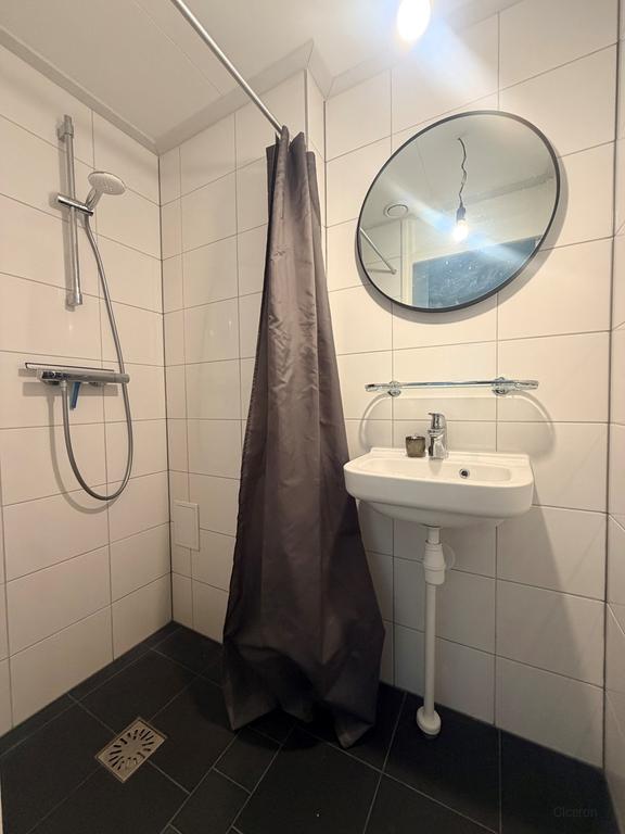 Four-room apartment with balcony in Utrecht - Image 20