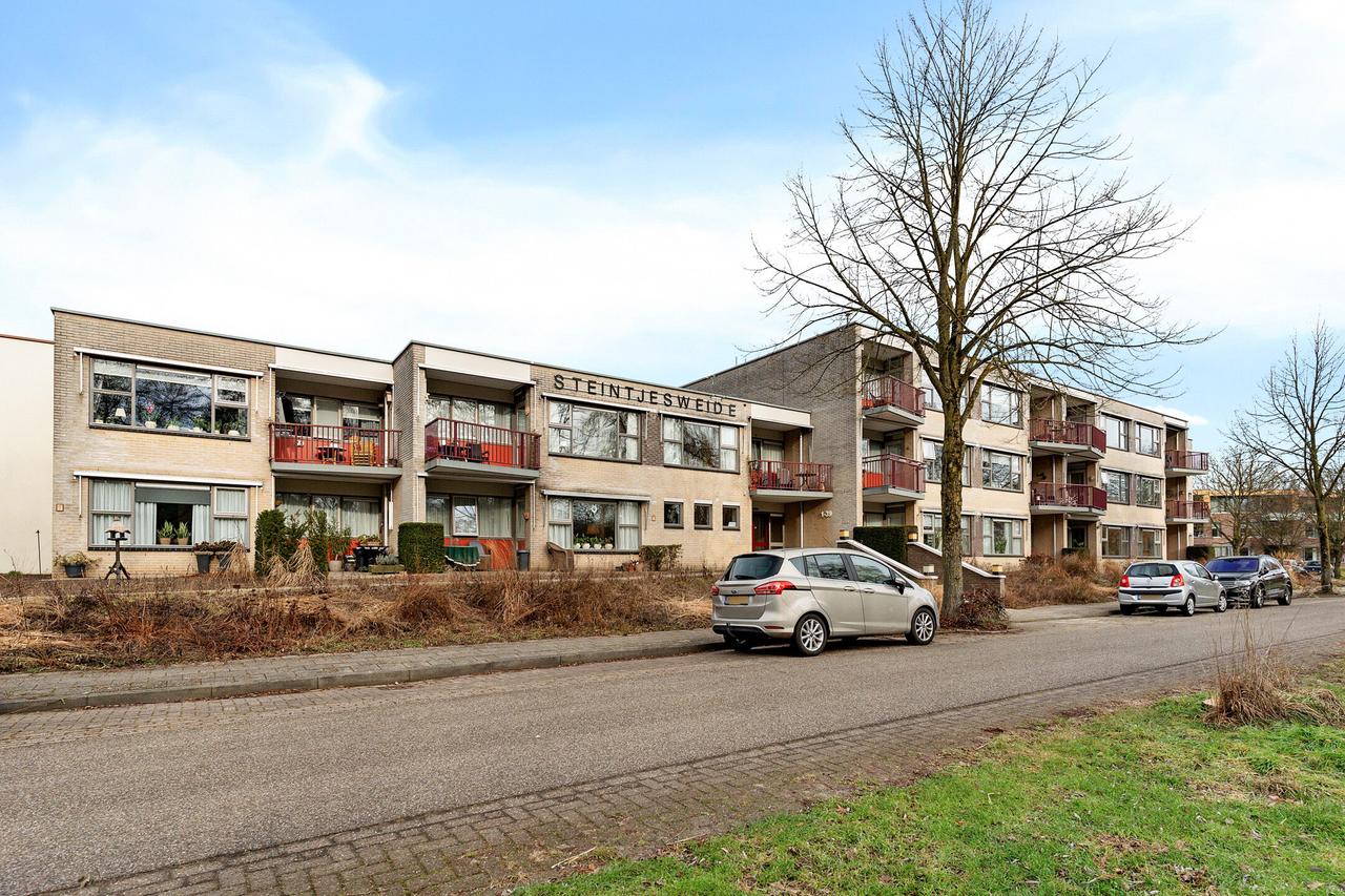 Ground-Floor 3-Room Apartment in Hengelo - Image 1