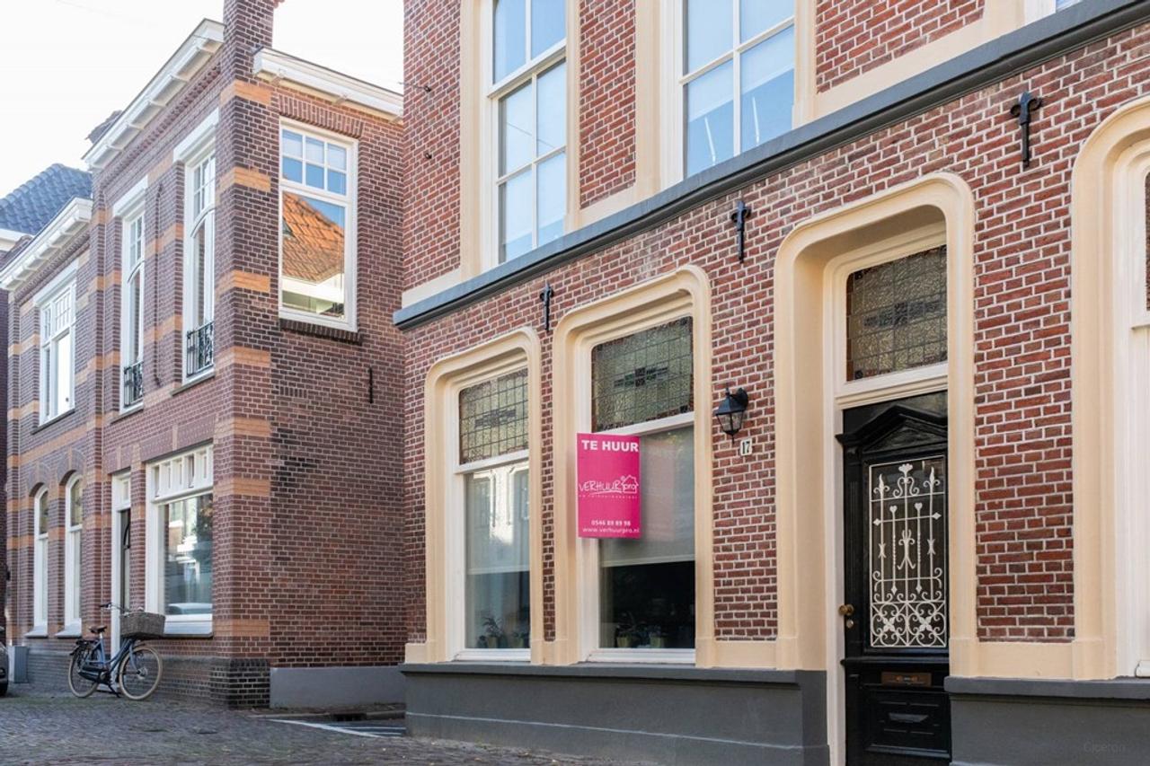 3-Bedroom House in Almelo - Image 1