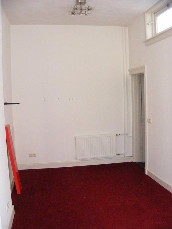3-Bedroom House in Almelo - Image 8