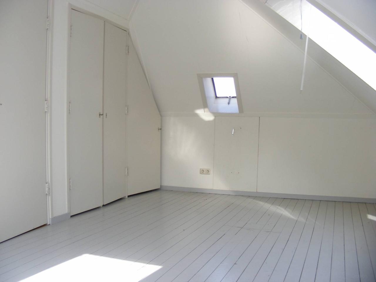 3-Bedroom House in Almelo - Image 12