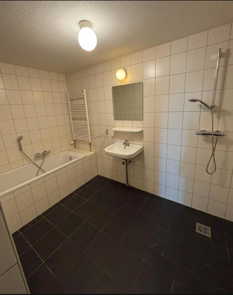 128 m² Home with 3 Bedrooms in Diemen - Image 3