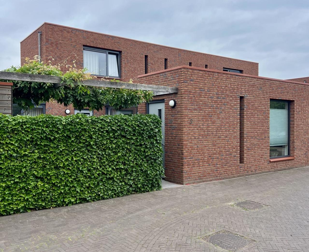 Furnished bungalow with garden in Deurne - Image 1
