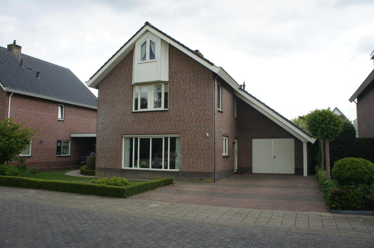 6 bedrooms with conservatory in Woudenberg - Image 1