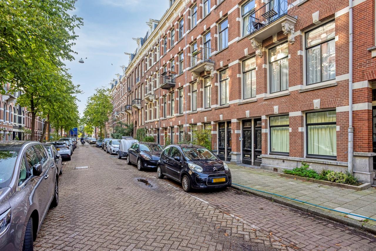 69 m² apartment with garden in De Pijp - Image 1