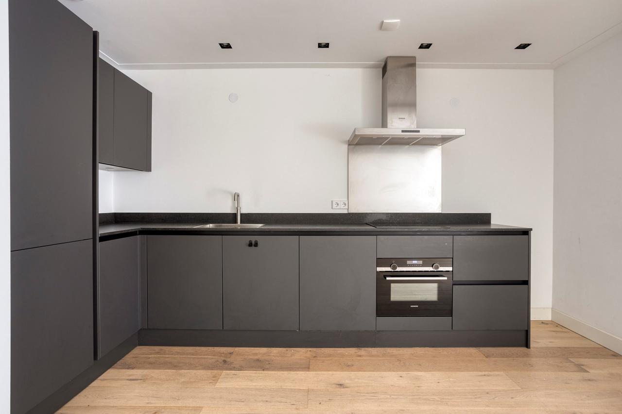 69 m² apartment with garden in De Pijp - Image 2