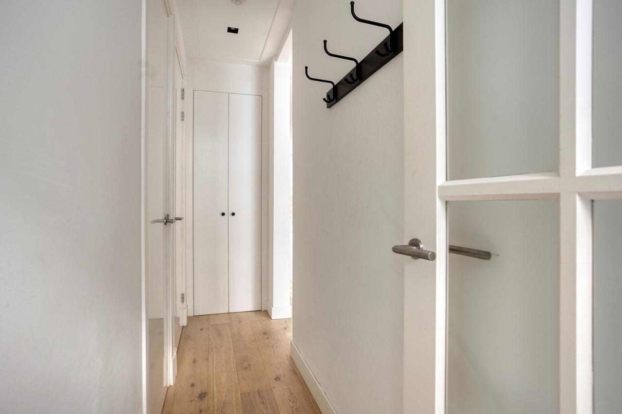 69 m² apartment with garden in De Pijp - Image 5