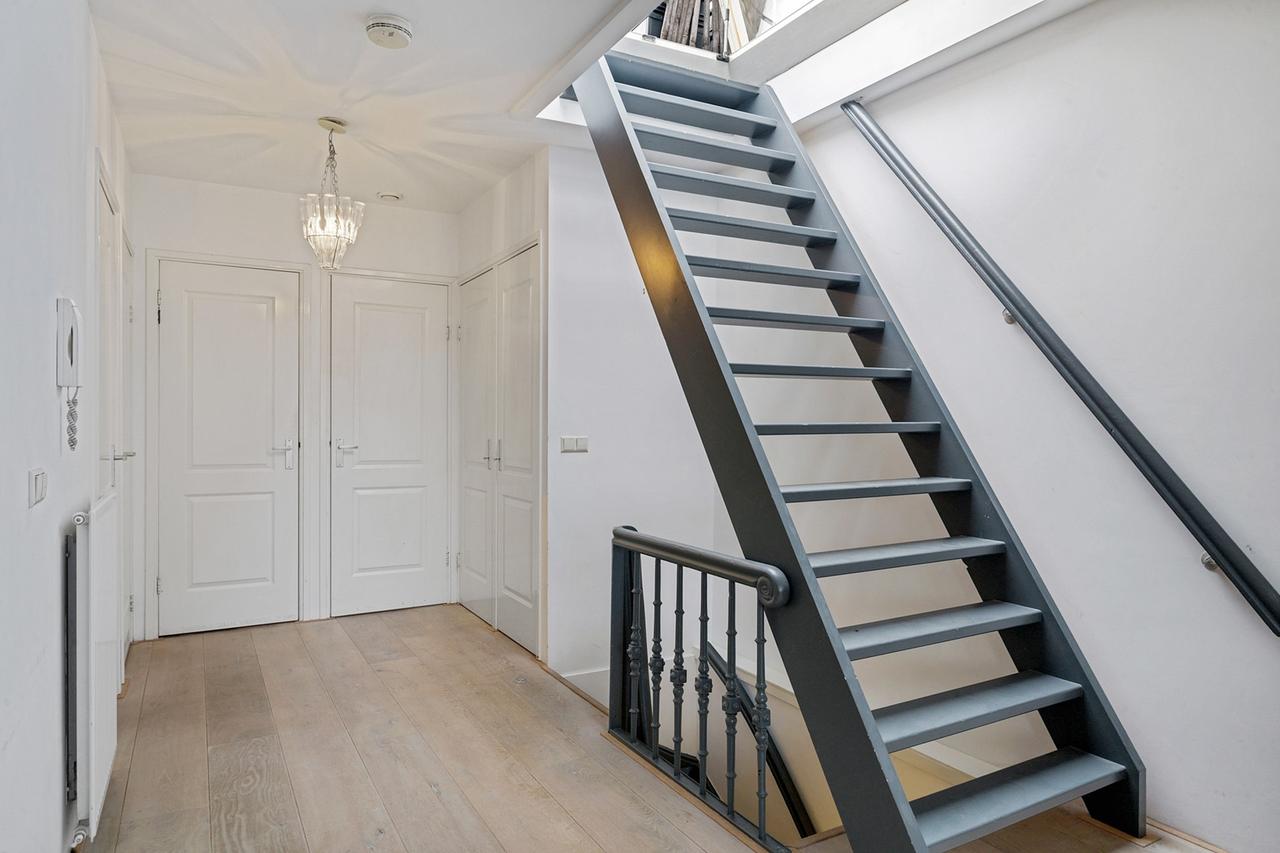 Furnished apartment with rooftop terrace - Image 8