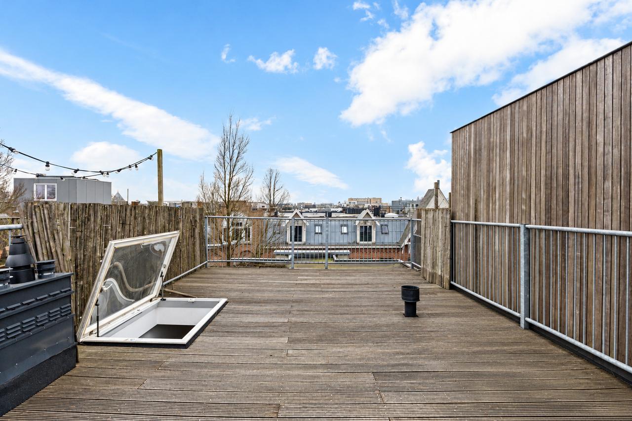 Furnished apartment with rooftop terrace - Image 9
