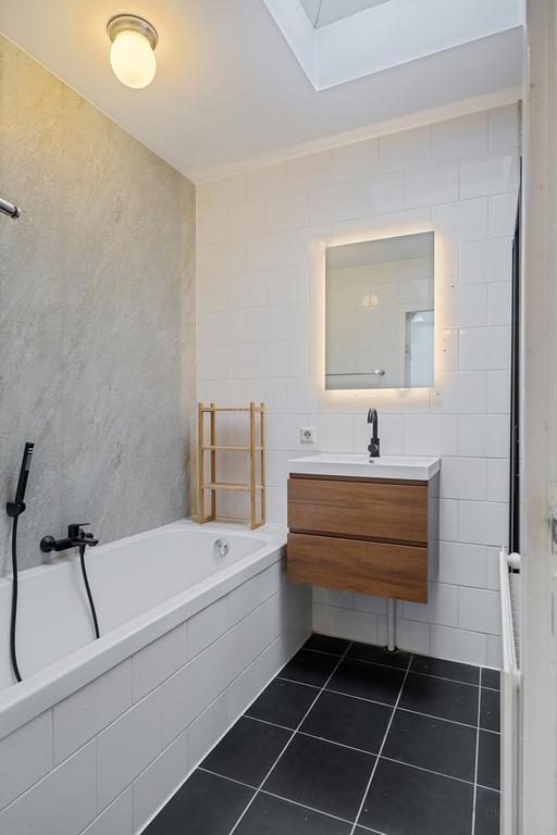 Furnished apartment with rooftop terrace - Image 15