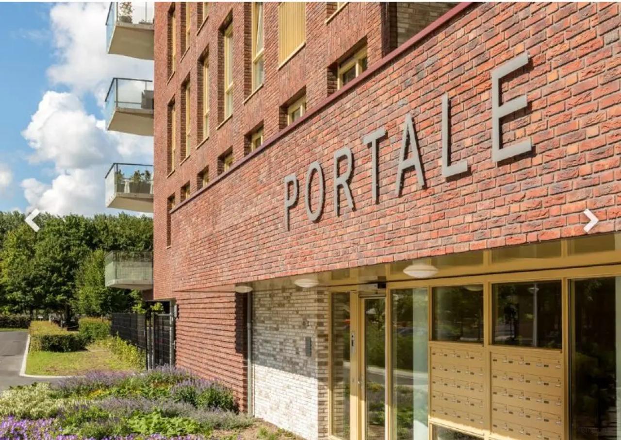 99 m² apartment with balcony in Hoofddorp - Image 1