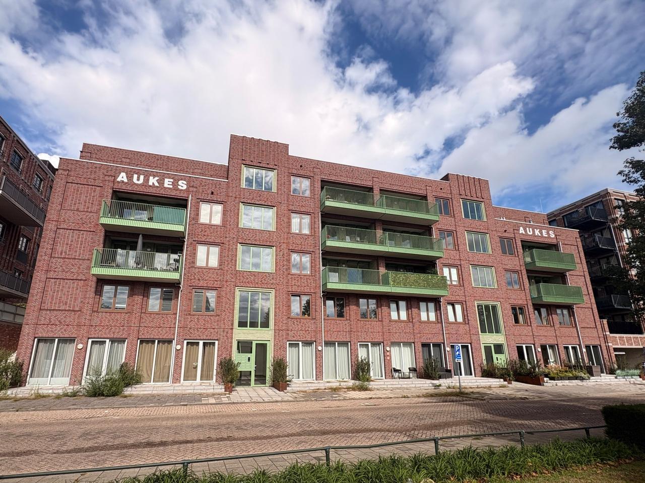 Appartement met balkon aan de Zuid-Willemsvaart - Afbeelding 1