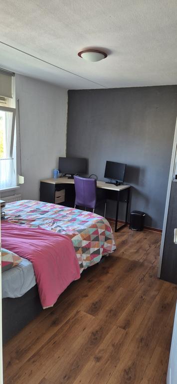 Gemeubileerde 5-kamer hoekwoning met tuin - Afbeelding 11