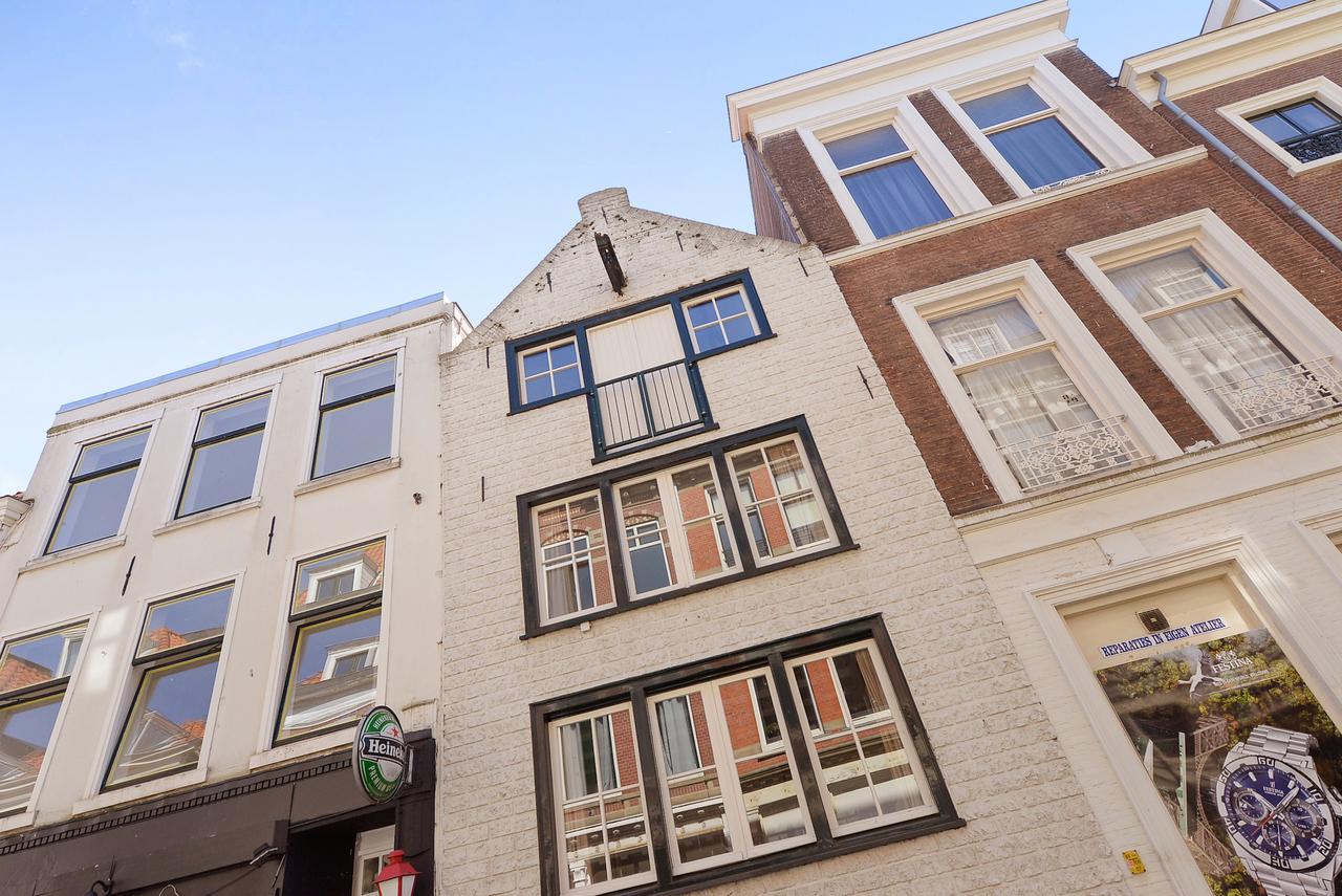 Historic townhouse with terrace in city centre - Image 4