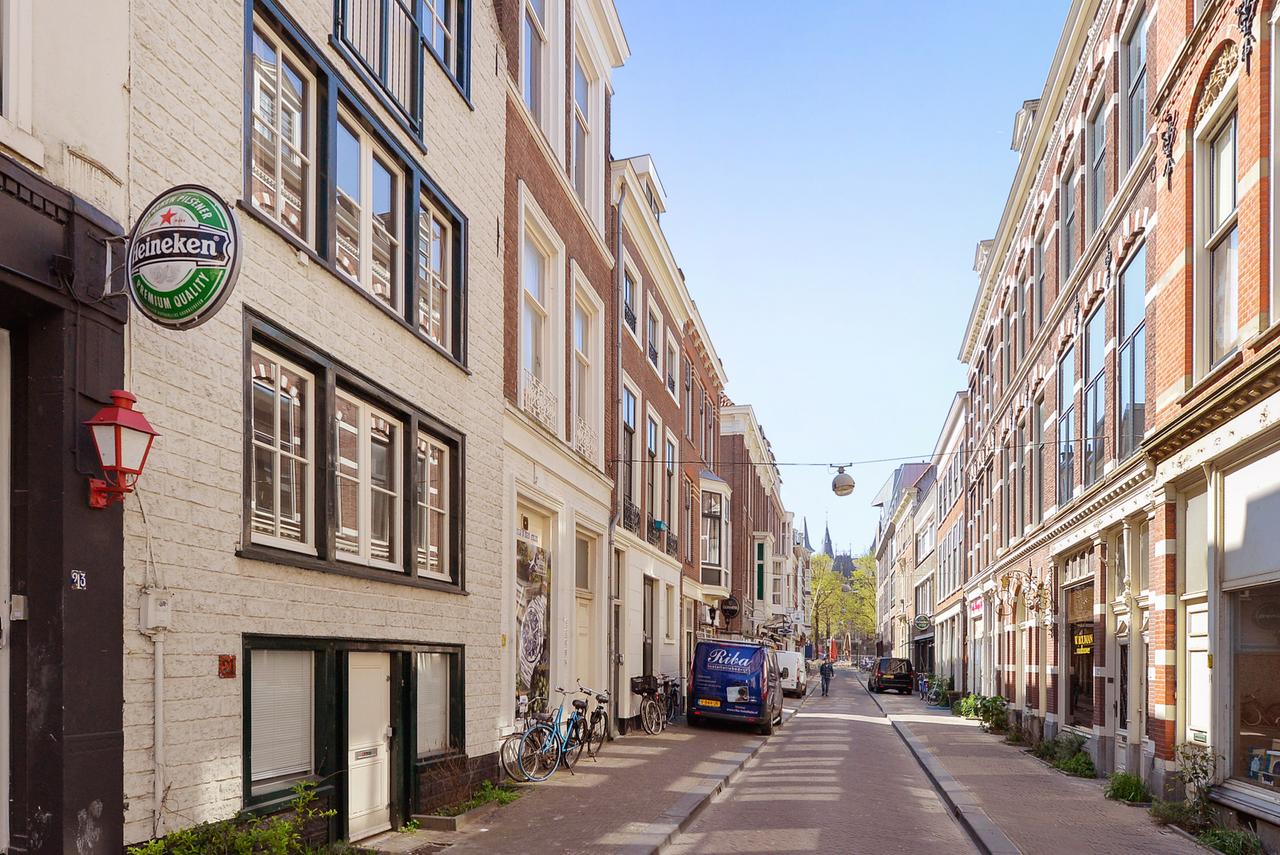Historic townhouse with terrace in city centre - Image 5